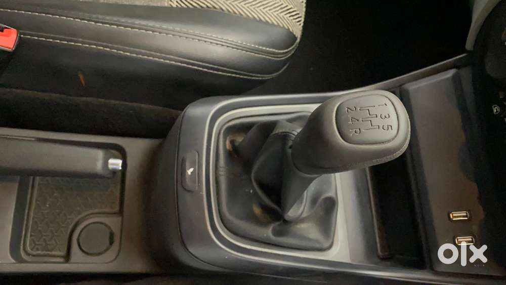 Tata Altroz 1.2 Xe, 2020, Petrol