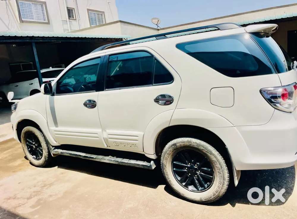 Toyota Fortuner 2014 Diesel 210000 Km Driven