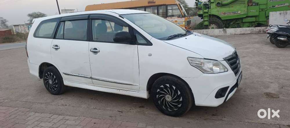 Toyota Innova 2012-2013 2.5 E Diesel Ms 8-seater, 2013, Diesel