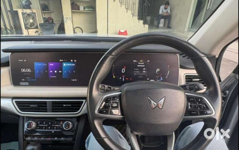 Mahindra Xuv700 2.0 Ax 7 Petrol At Luxury Pack Str, 2023, Petrol