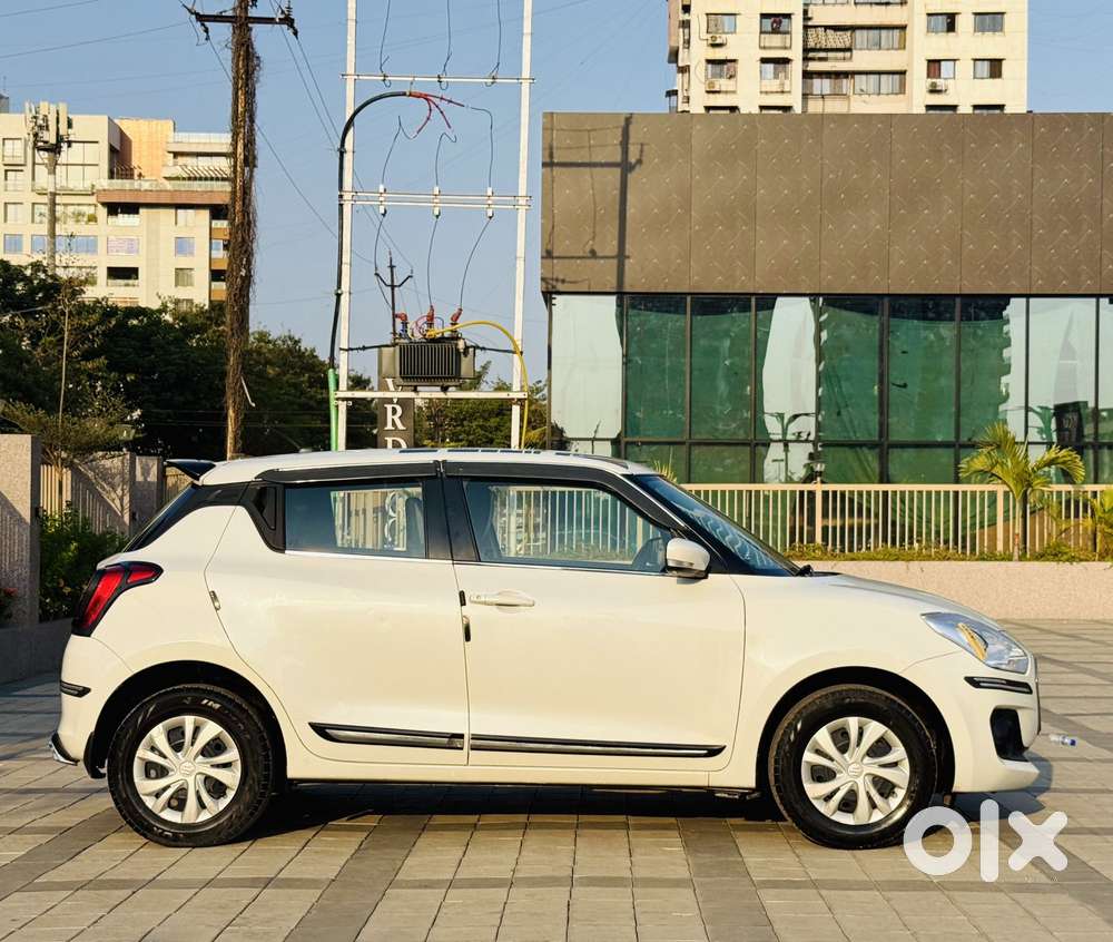 Maruti Suzuki Swift Vxi + Manual, 2022, Petrol