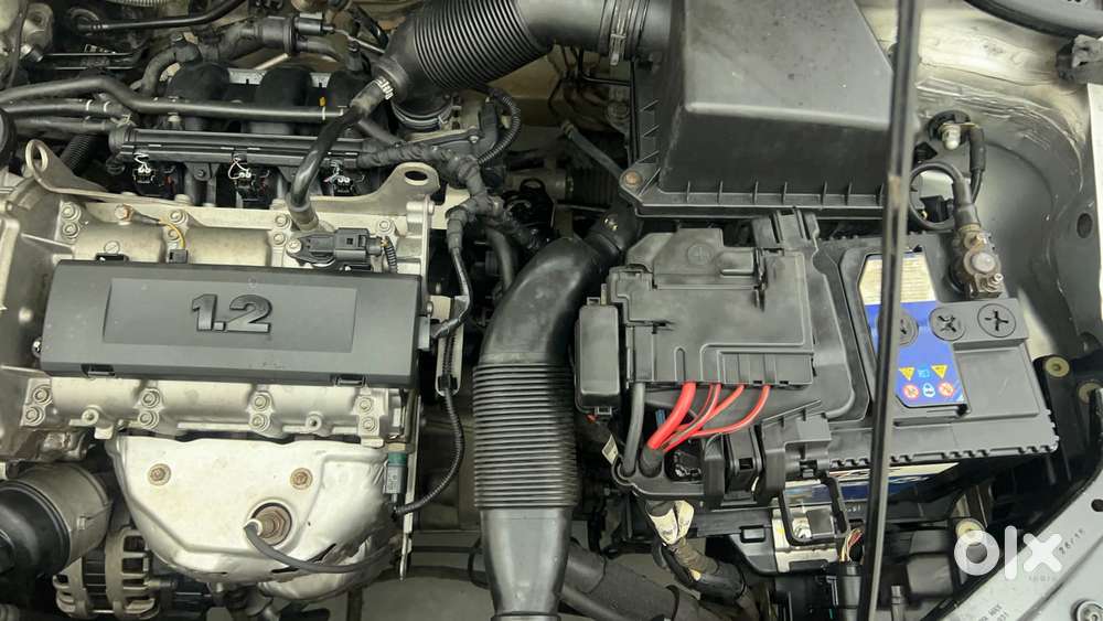 Volkswagen Polo Petrol Highline 1.2l, 2015, Petrol