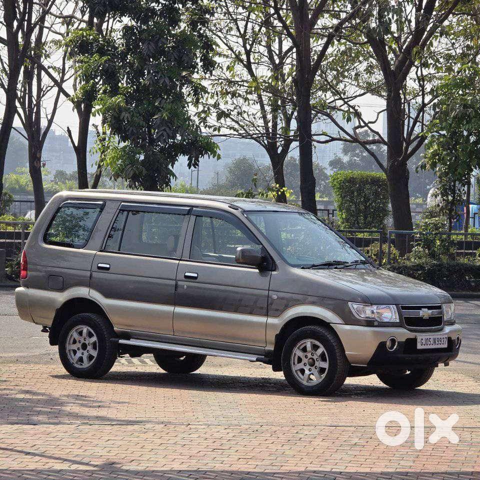 Chevrolet Tavera Neo Lt-l - 9 Seats Bsiii, 2015, Diesel