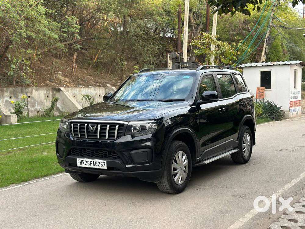 Mahindra Scorpio N Z4 Petrol At 7 Str, 2023, Petrol
