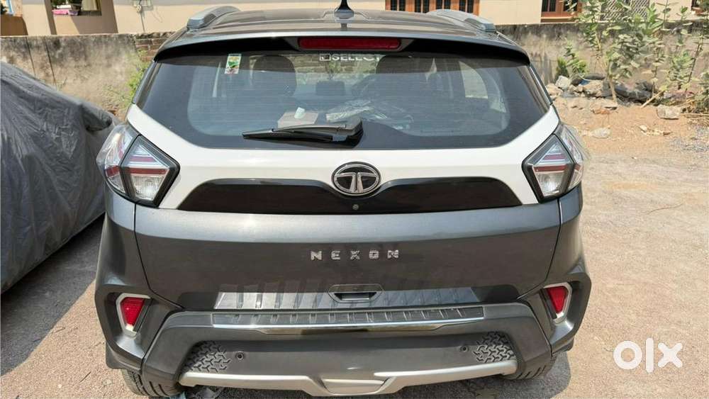 Single Hand Driven , All Showroom Track