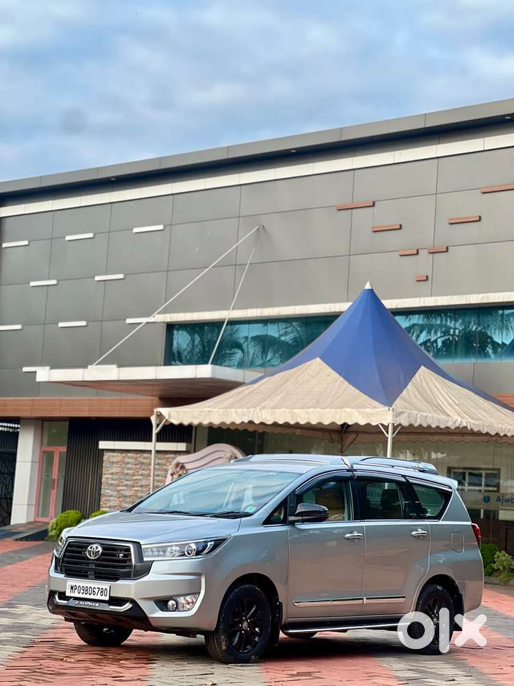 Toyota Innova Crysta 2.4 V 8 Str, 2016, Diesel