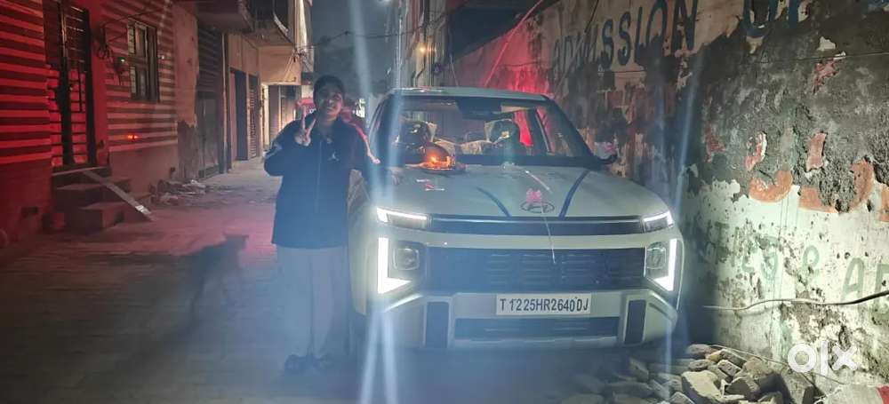 2key Avilable New Show Room Condition Gaadi Hai Singal Hand Drive And