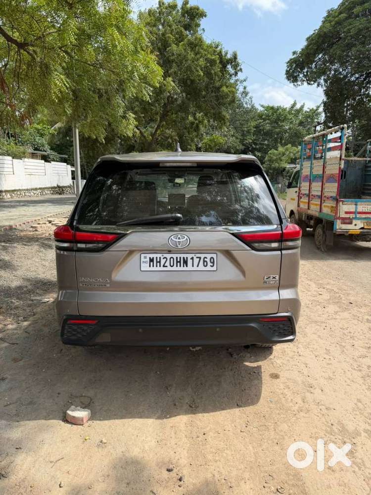 Toyota Innova Hycross 2.0 Zx (o) Hybrid 7 Str, 2025, Petrol