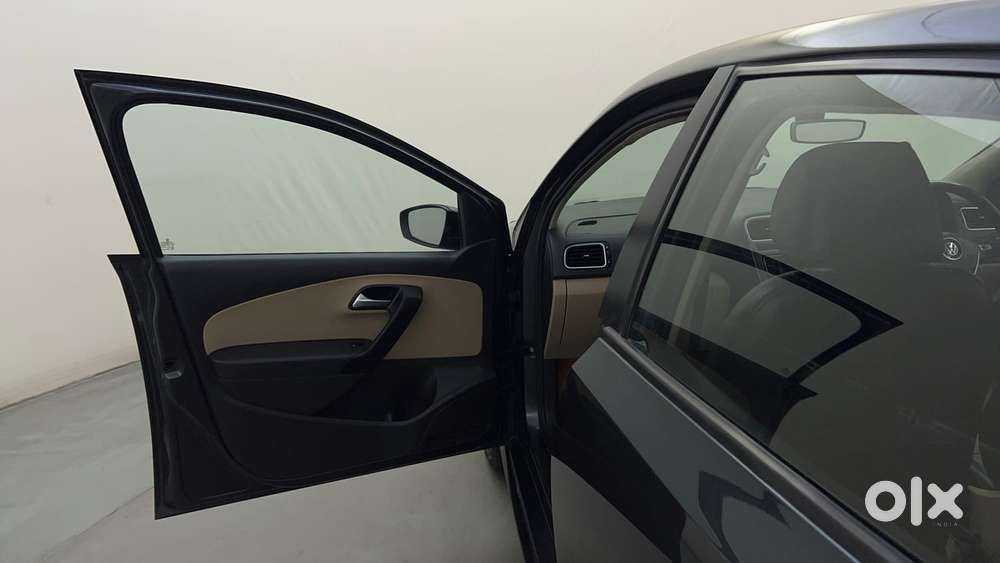 Volkswagen Polo Petrol Highline 1.2l, 2016, Petrol