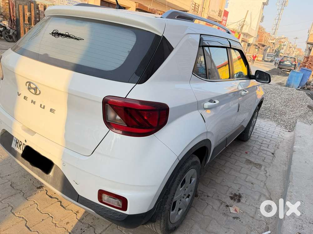 Hyundai Venue 2021 Petrol Well Maintained