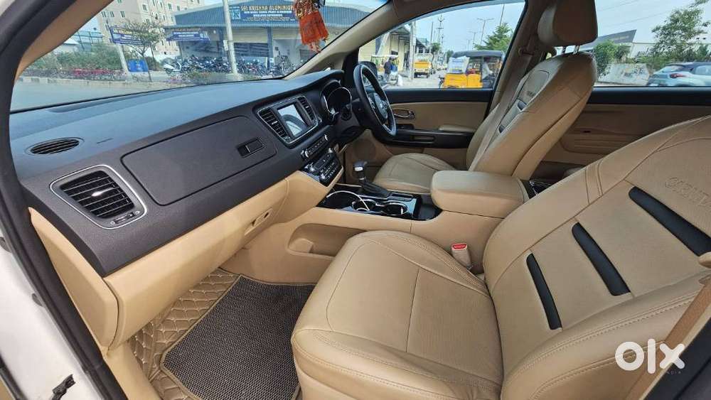 Kia Carnival Premium, 2021, Diesel