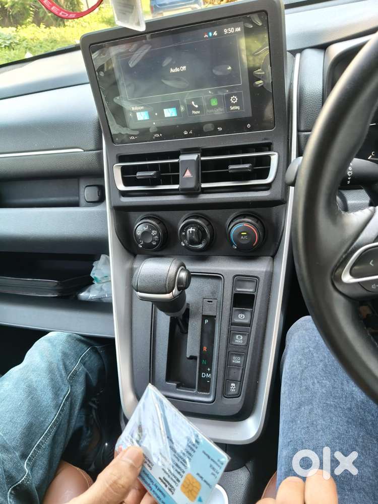 Toyota Innova Hycross 7s Option, 2024, Petrol