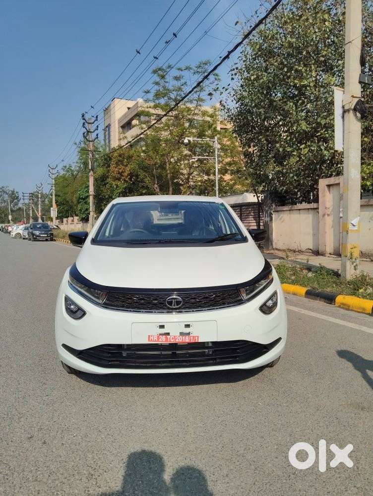 Tata Altroz Xz, 2025, Petrol