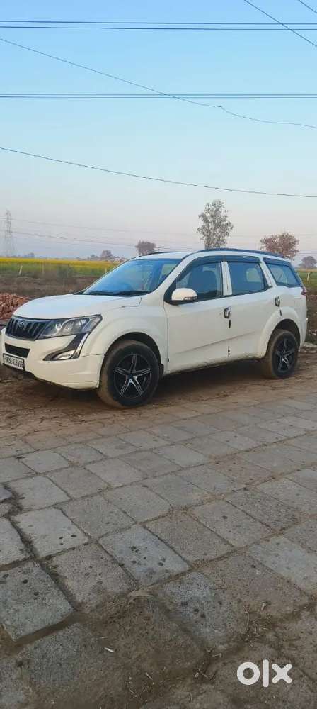 Mahindra Xuv500 2017 179000 Km Urgent Sale Cash Payment