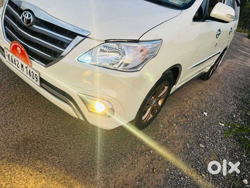 Toyota Innova 2009 Petrol Well Maintained