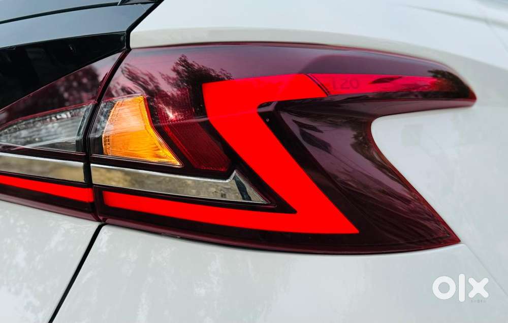 Hyundai I20 Sportz 1.2 Ivt Dual Tone, 2023, Petrol