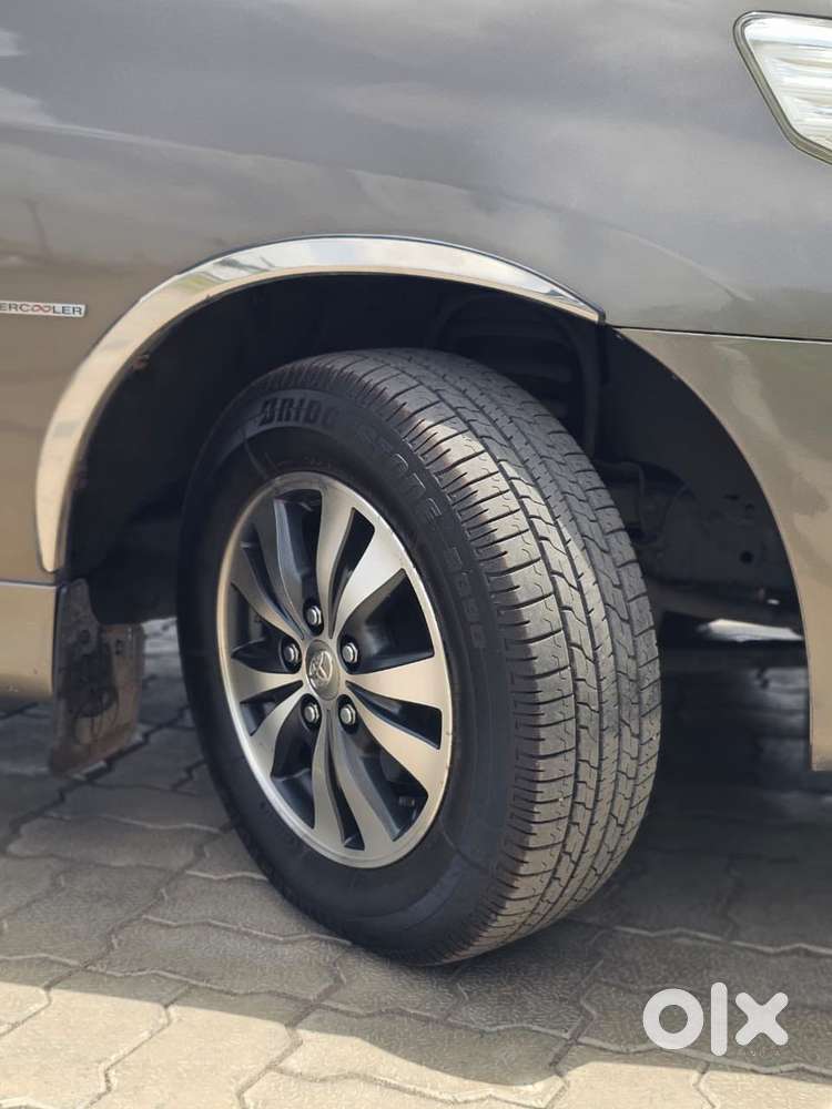 Toyota Innova 2.5 Zx Diesel 7 Seater Bsiii, 2015, Diesel