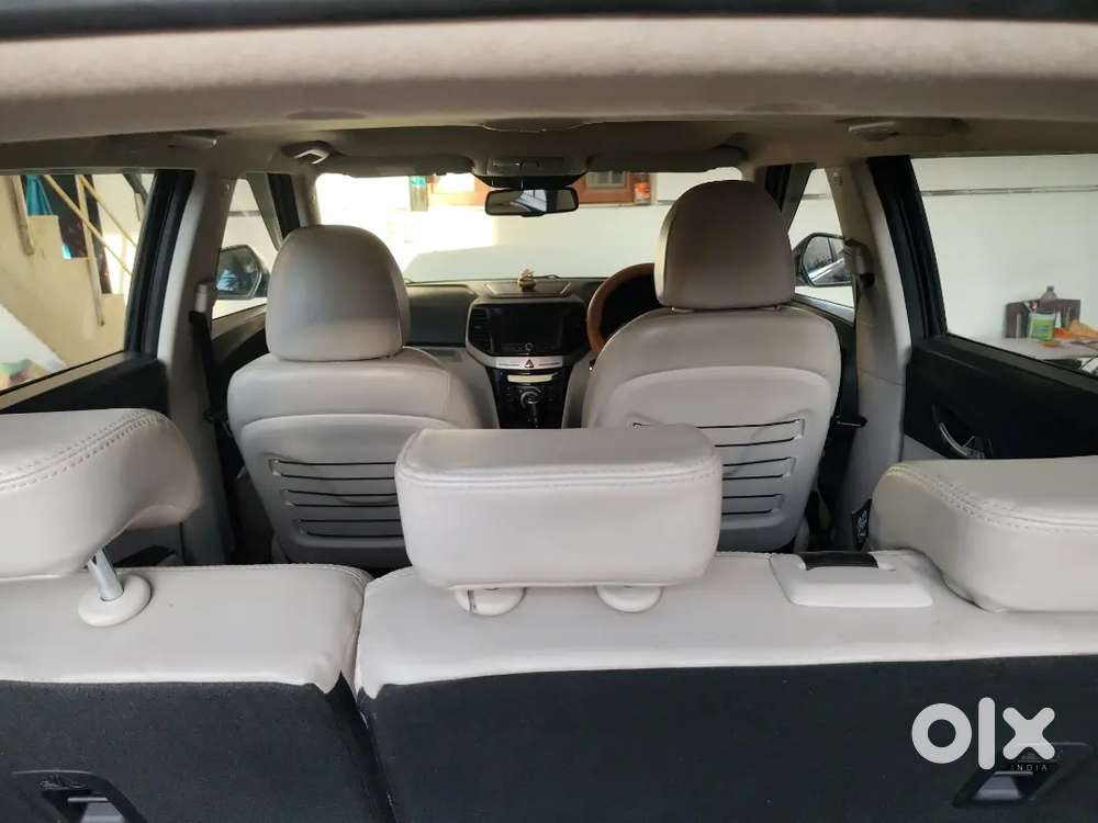Xuv 300 Top End Black Diesel, 6 Gear Manual Transmission