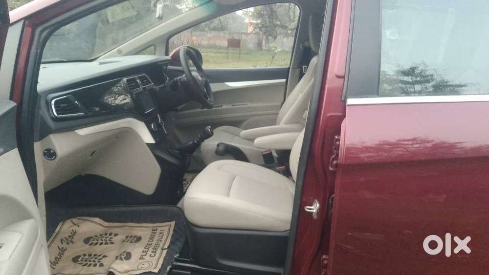 Mahindra Marazzo M8, 2019, Diesel