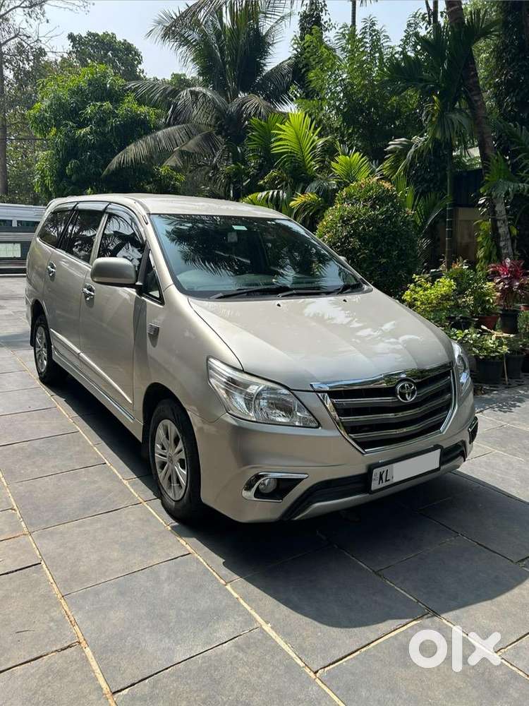 Toyota Innova 2015