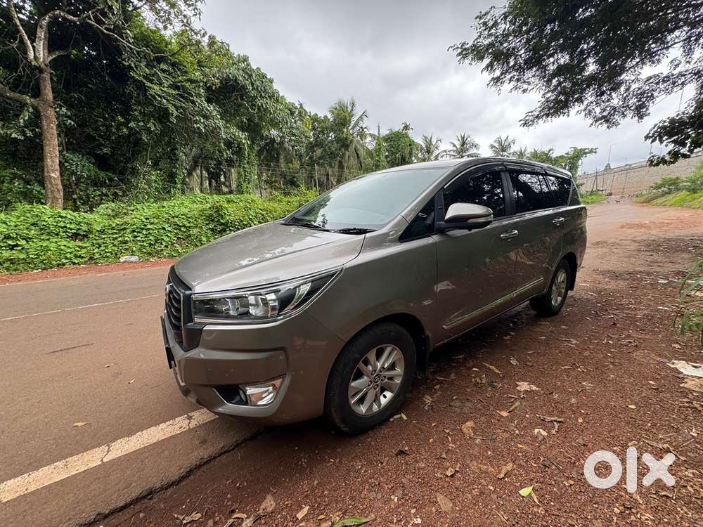 Toyota Innova Crysta 2016