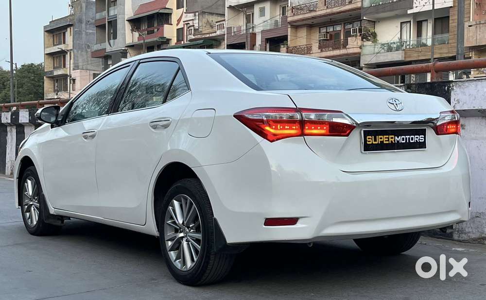 Toyota Corolla Altis 2013-2017 Vl At, 2015, Petrol