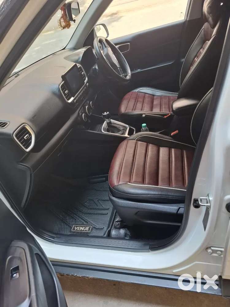 Hyundai Venue 2019 Petrol Well Maintained