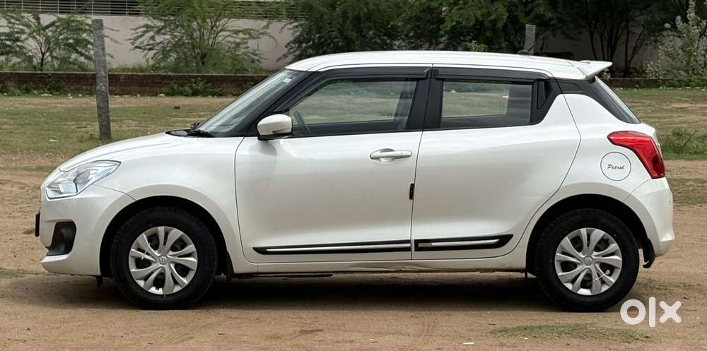 Maruti Suzuki Swift Vxi Ags, 2022, Petrol