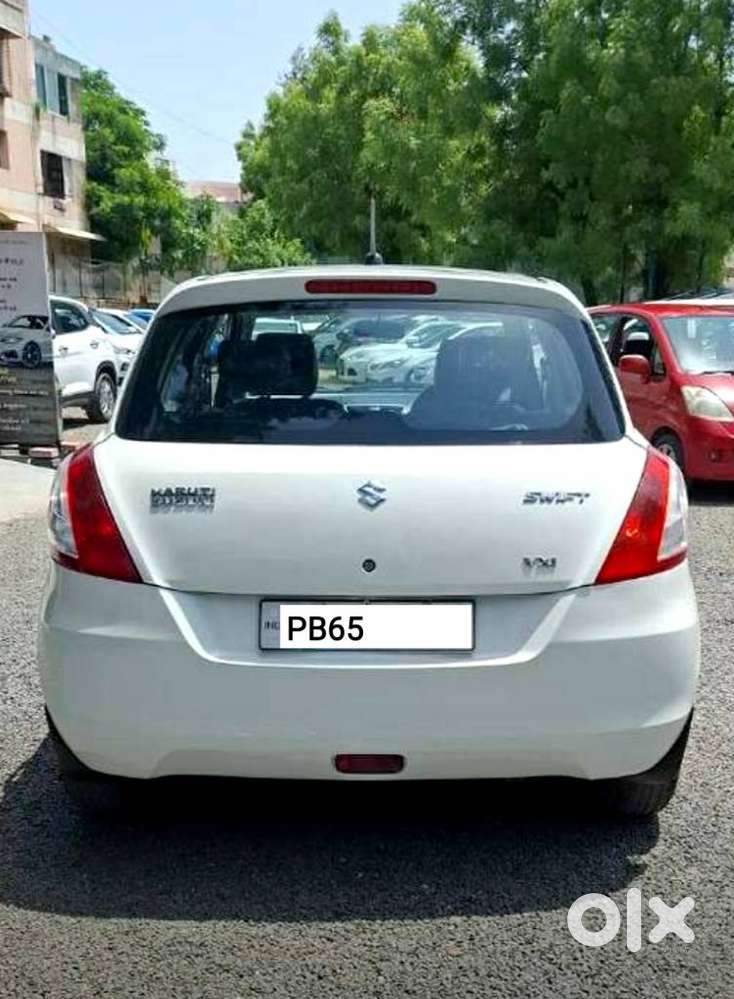 Maruti Suzuki Swift Vxi Optional, 2013, Petrol