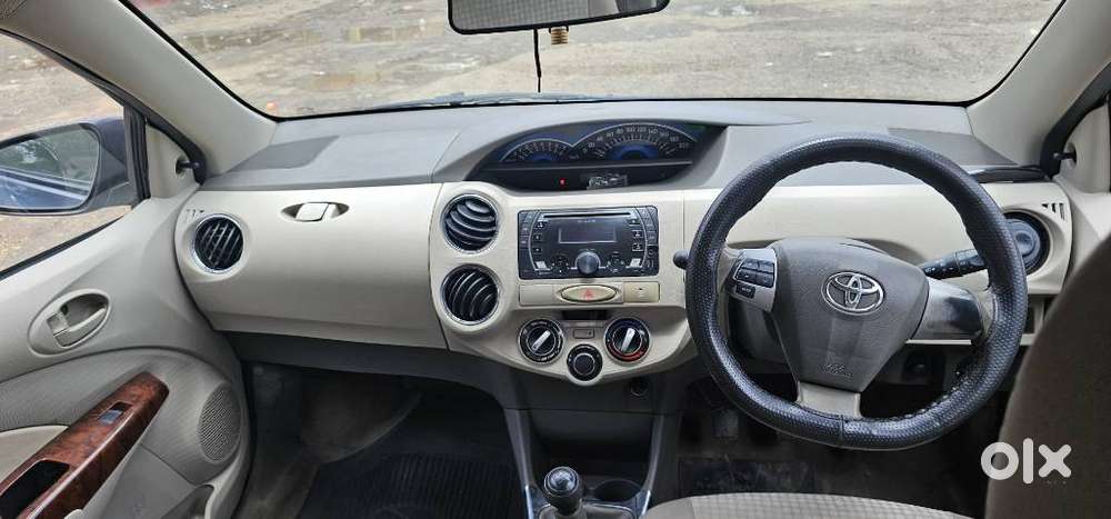 Toyota Etios V, 2013, Petrol