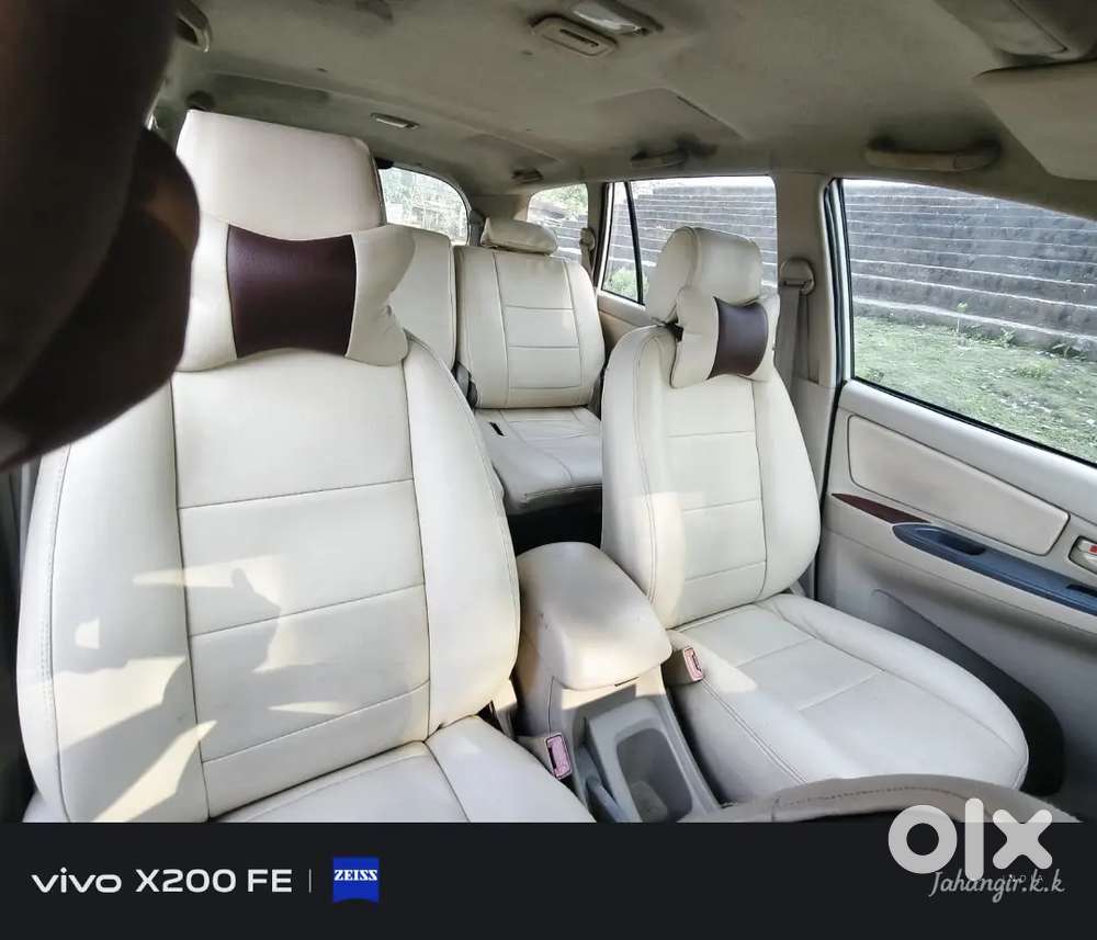 Toyota Innova Hycross 2009 Diesel 200000 Km Driven