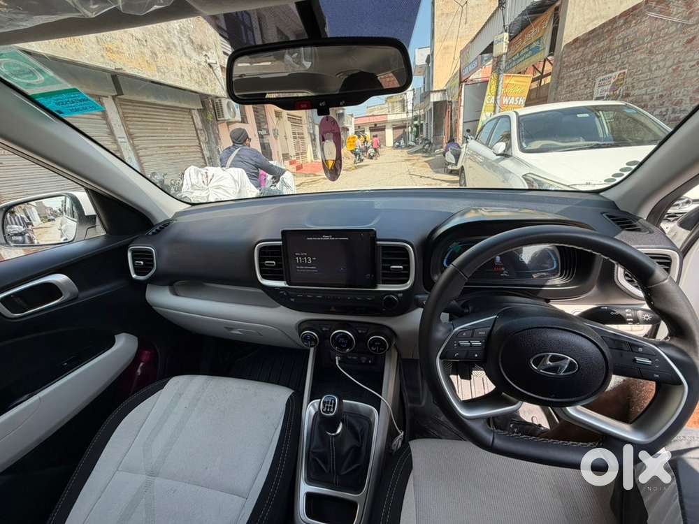 Hyundai Venue Sx Petrol 2025