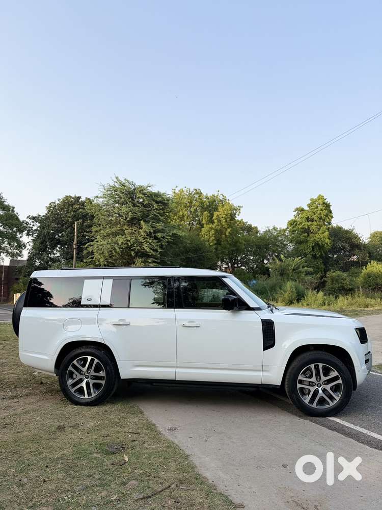 Land Rover Defender 3.0 L 130 Hse, 2023, Petrol