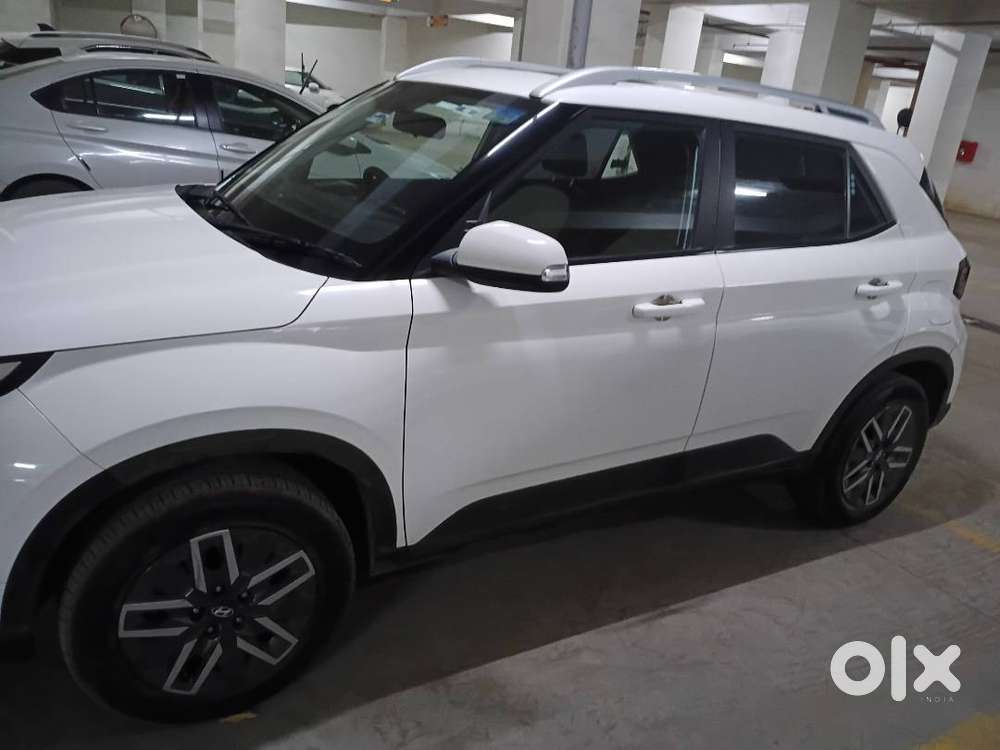 Vanue 2024 Model Turbo Dct Petrol Automatic