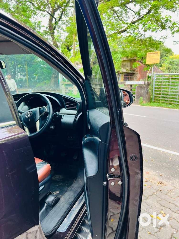 Toyota Innova Crysta Single Owner 2018 Diesel 90000 Km