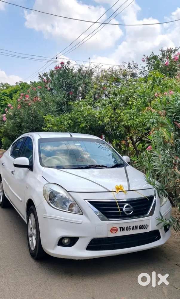 Nissan Sunny 2012