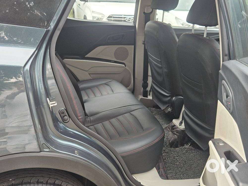 Mahindra Xuv300 1.2 W6 Amt Petrol, 2022, Petrol