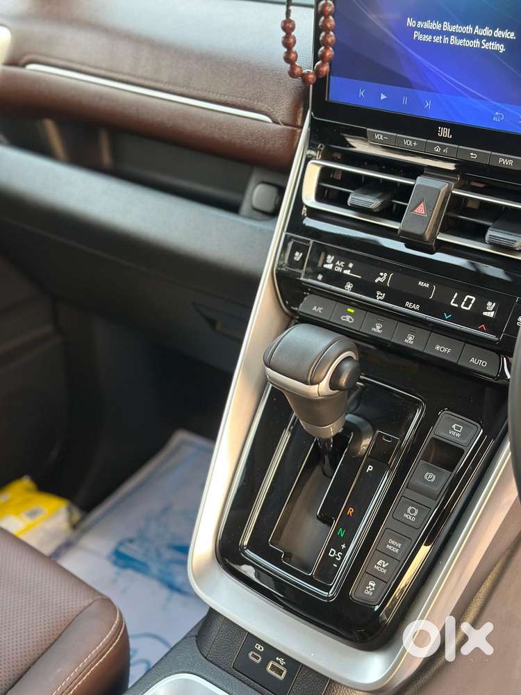 Toyota Innova Hycross 2.0 Zx (o) Hybrid 7 Str, 2025, Petrol