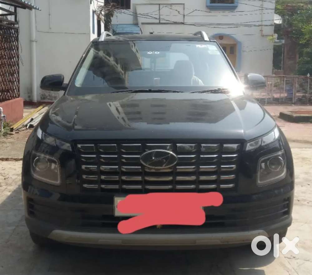 Hyundai Venue 2023 Diesel Well Maintained.