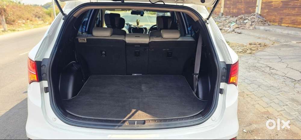 Very Neatly Maintained Hyundai Santa Fe