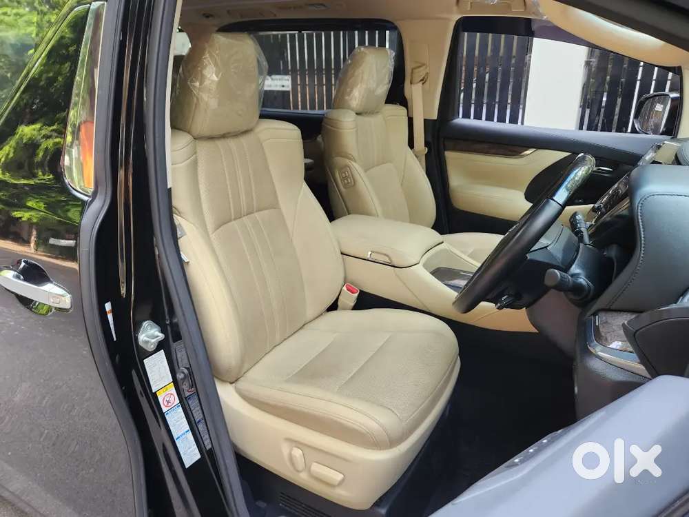 Toyota Vellfire 2.5 Executive Lounge, 2020, Petrol