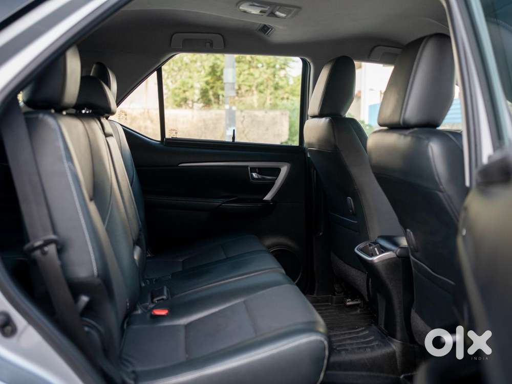 Toyota Fortuner 4x2 At 2.7 Petrol, 2022, Petrol