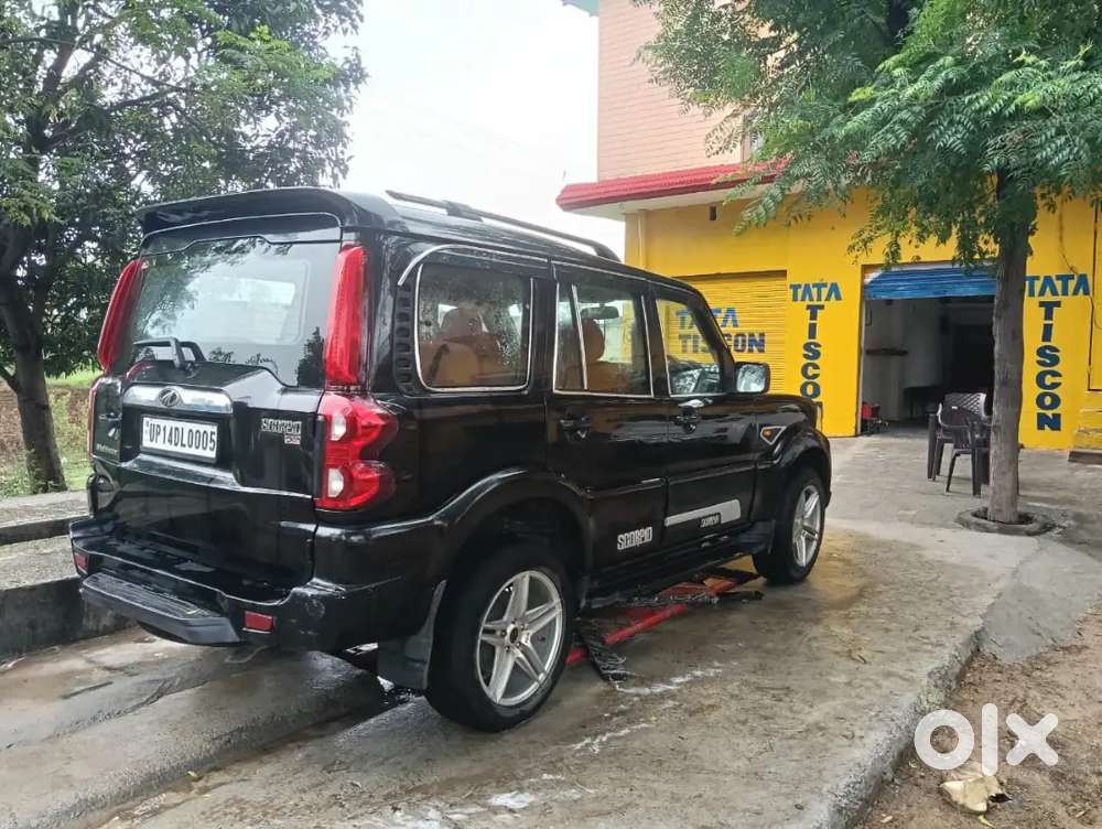 Mahindra Scorpio S6 2018
