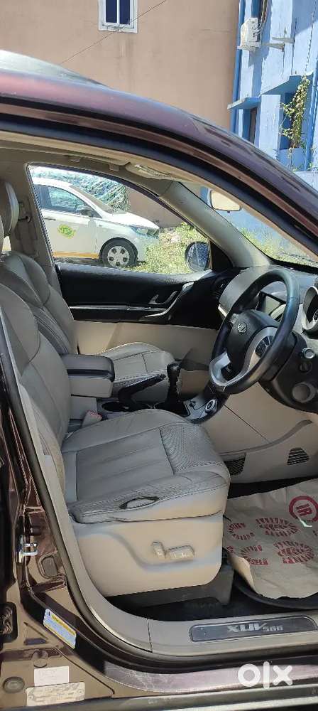 Mahindra Xuv500 W10 2017