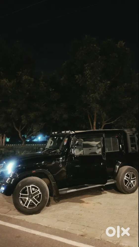 Mahindra Thar Roxx Mx5 Diesel Mt Rwd 2025