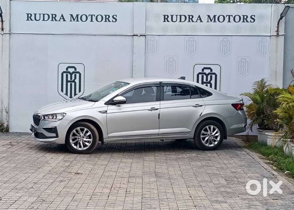 Skoda Slavia 1.0 Ambition Tsi, 2023, Petrol