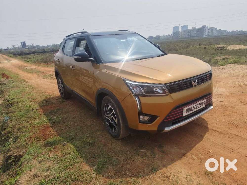 Mahindra Xuv300 W8 Option Dual Tone, 2022