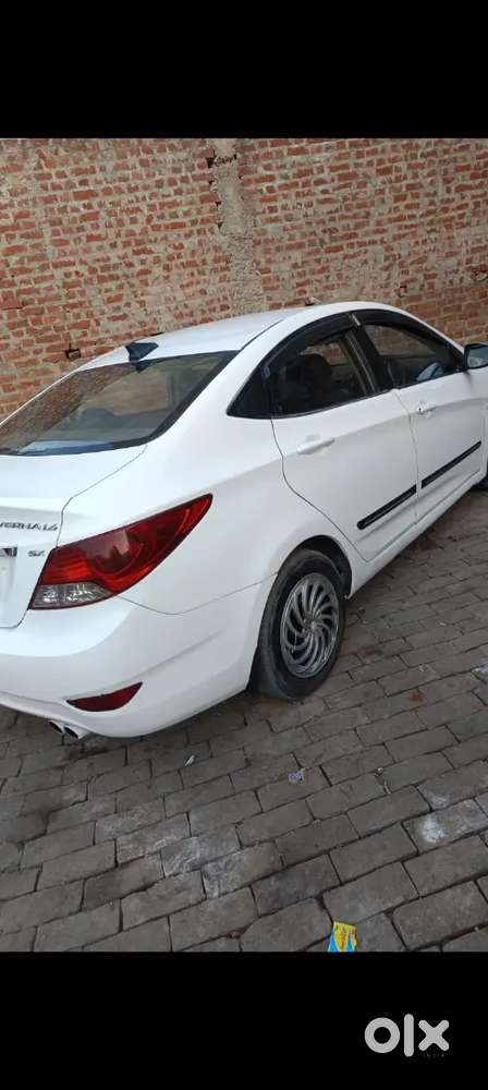 Hyundai Verna 2011