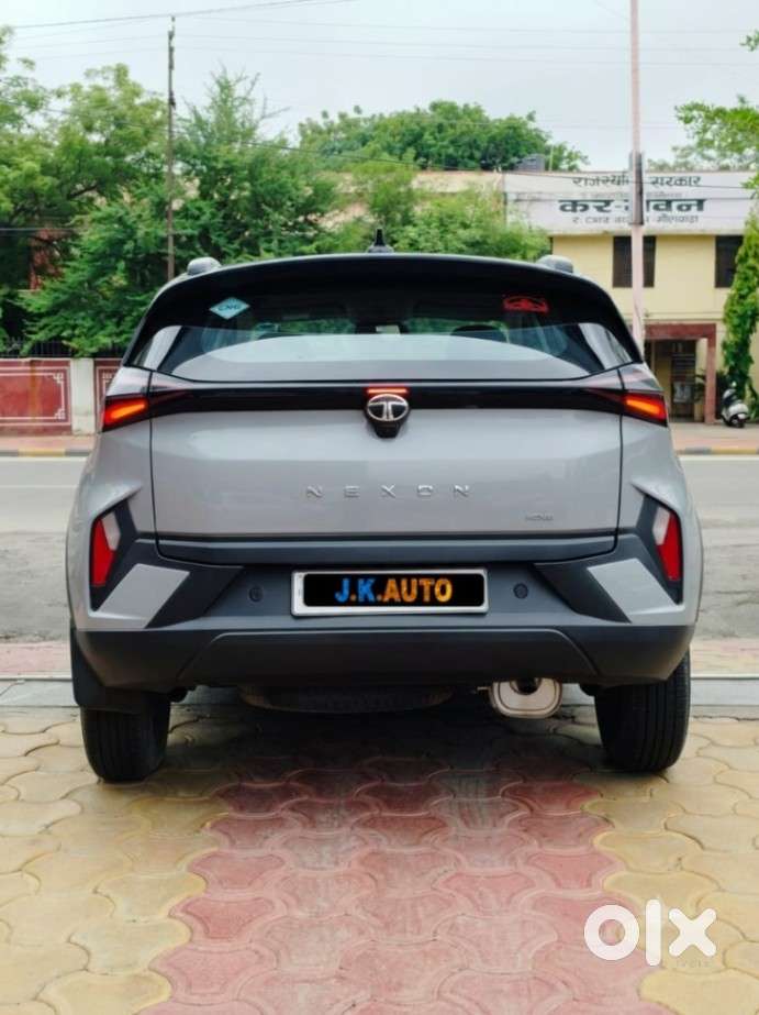 Tata Nexon Fearless Plus (ps) 1.2 Icng 6mt Red Dark Edition, 2025, P..