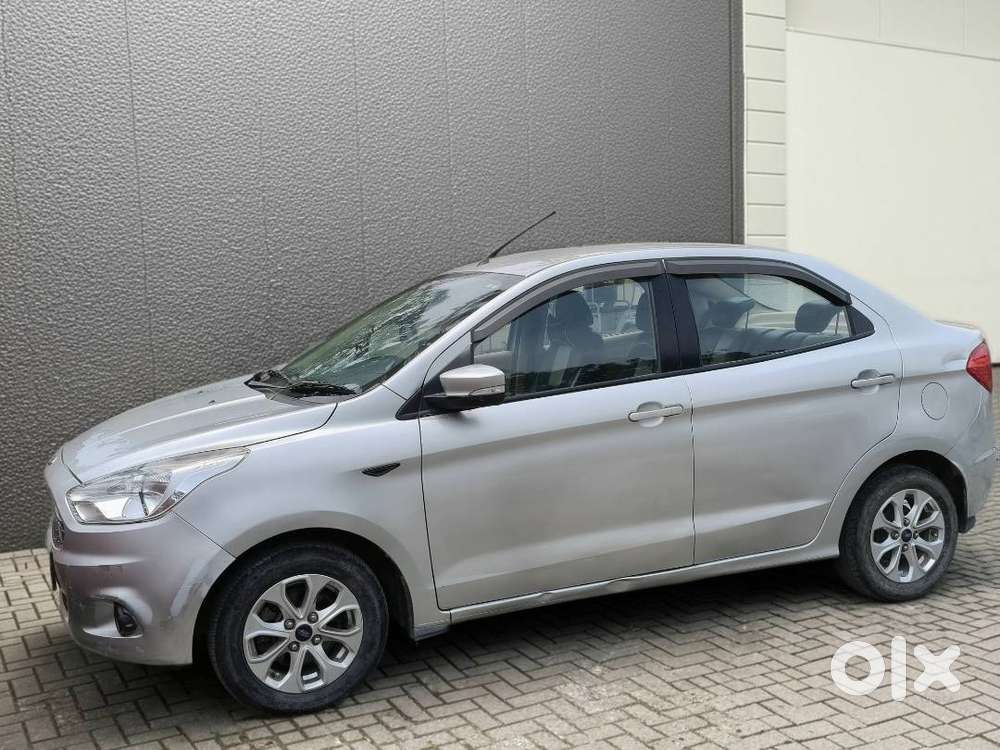 Ford Aspire Titanium Top